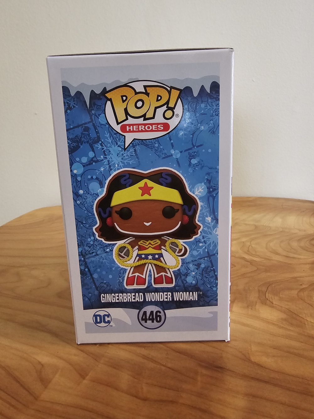 Funko Pop! DC Super Heroes #446 Gingerbread Wonder Woman - Brown & Yellow - Picture 5 of 7